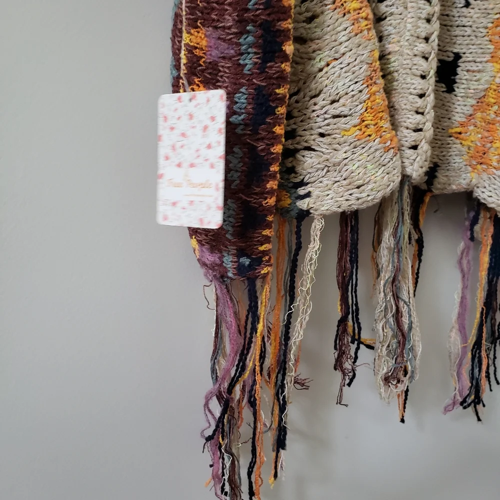 Free People Hidden Gem Lightweight Poncho Top - Picture 9 of 12